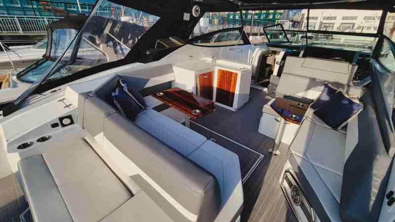 Motor Yacht MOVIE STAR interior